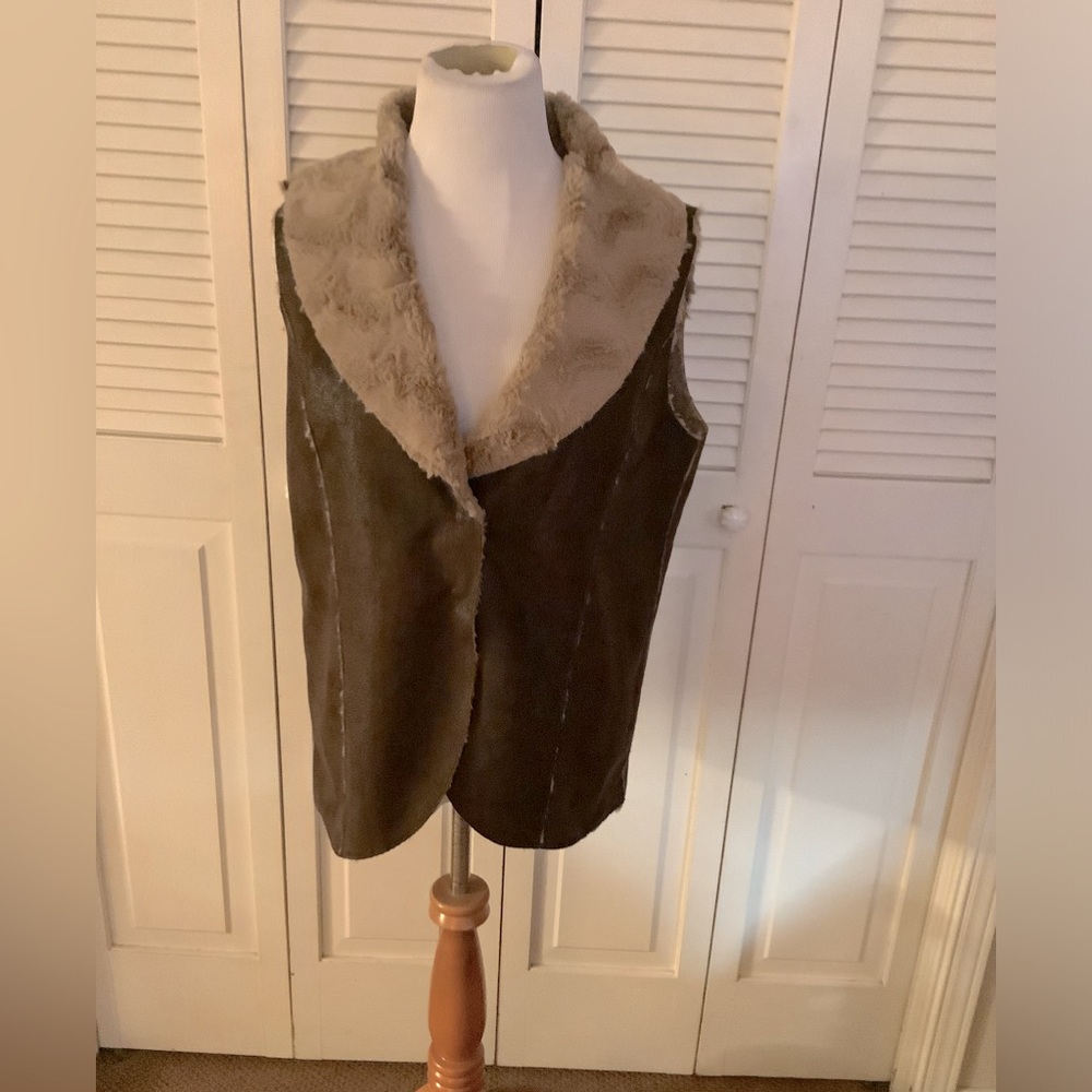 NWOT womens sherpa vest